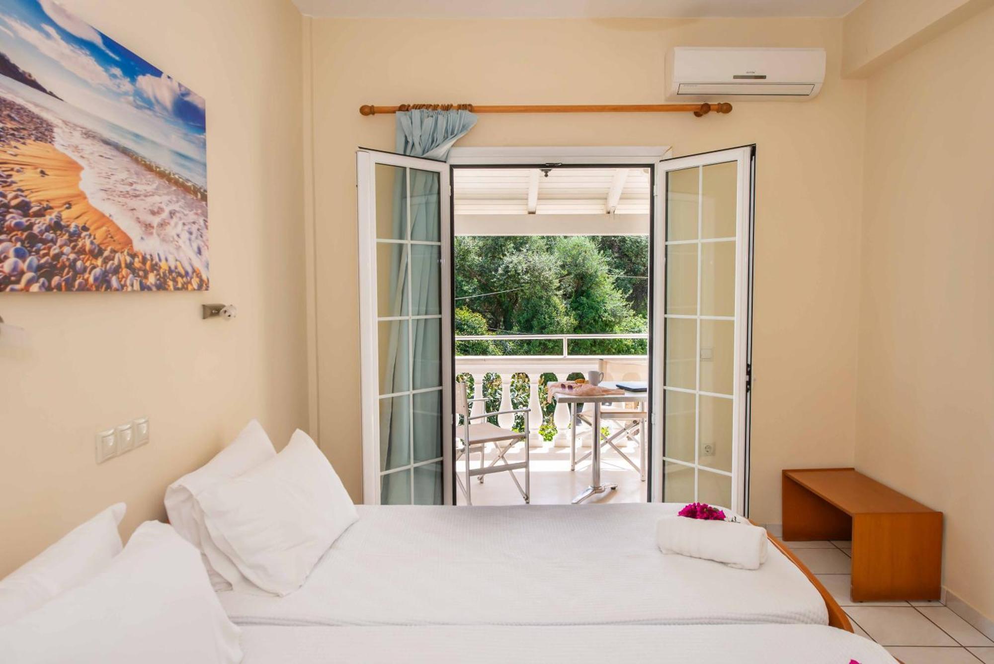 Lea Family Resort Kassiopi Extérieur photo