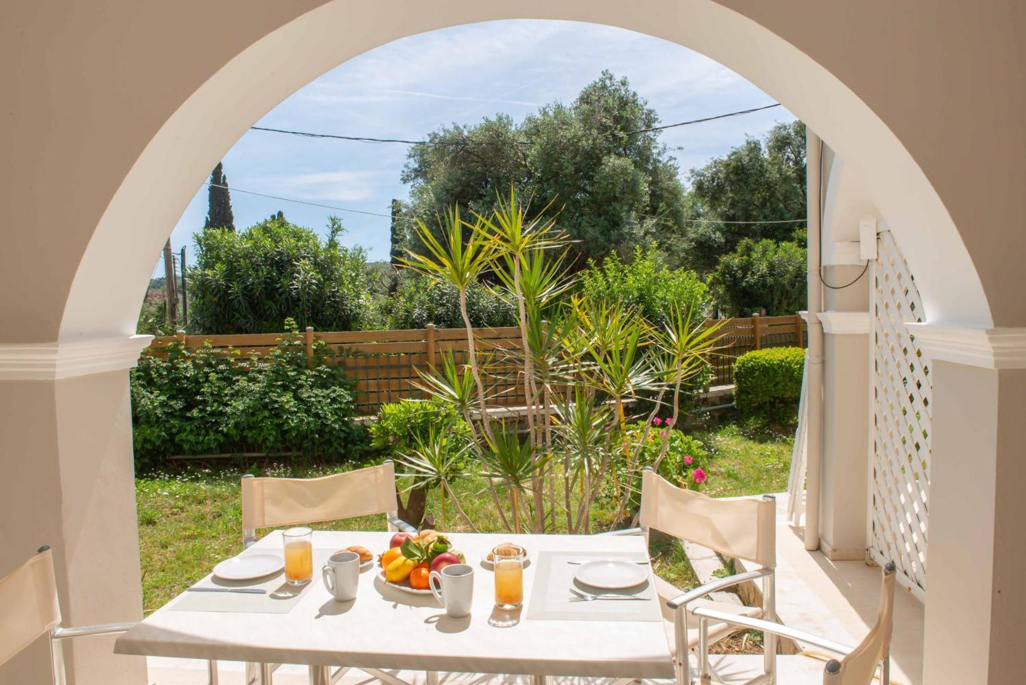 Lea Family Resort Kassiopi Extérieur photo